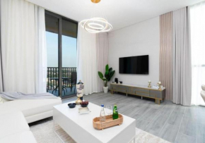 Chic 2BR Urban Retreat w Captivating Dubai Views by Vibel